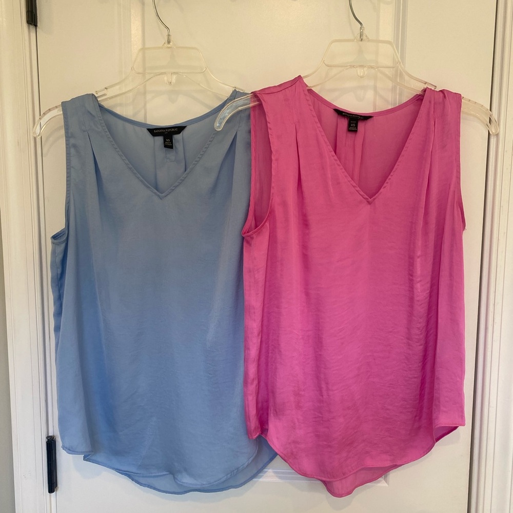 Banana Republic V-Neck Pleated Sleeveless Tank Bundle Light Blue and Pink XS